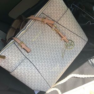 Michael kors purse